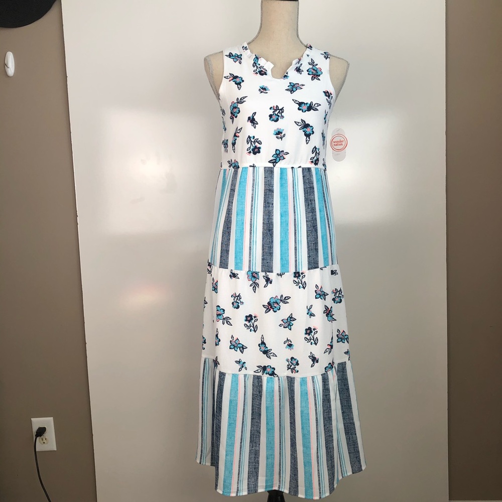 WONDER NATION FLORAL BLUE AND WHITE TIRED MAXI XL